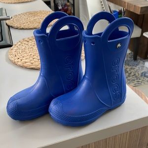 Kids crocs rain boots